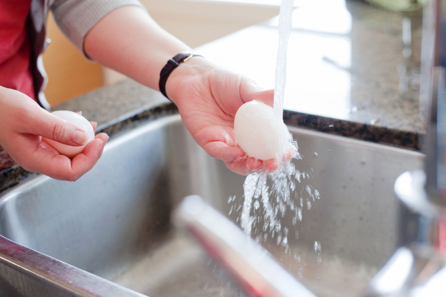 Should you wash fresh eggs?